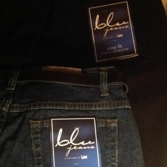 Two pairs Lee easy fit jeans - Picture 3 of 8